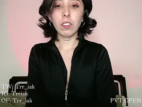 Snapshot of babyluna_8_8 chatting on 11-28-25, 12:02 babyluna 8 8 online show from 11-28-25, 12:02