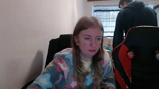 PeterAndJen online show from 12-19-25, 06:31