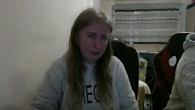 PeterAndJen online show from 02-17-26, 08:37