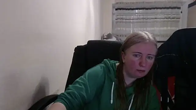 PeterAndJen online show from 03-25-26, 07:20