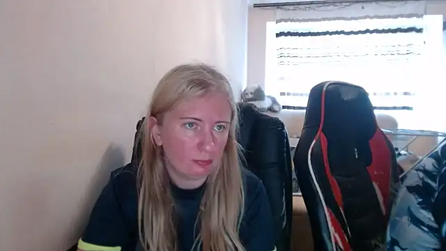 PeterAndJen online show from 06-04-26, 05:19