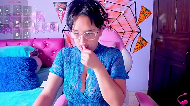 crissn0707 online show from 10-16-25, 01:01