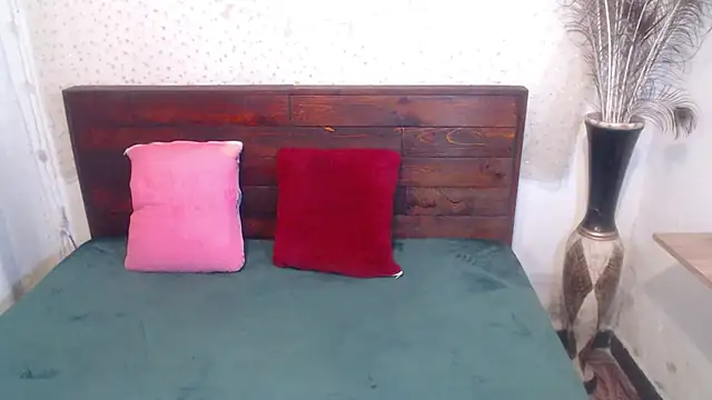 Snapshot of NikkieMilky chatting on 09-18-25, 02:35 NikkieMilky online show from 09-18-25, 02:35