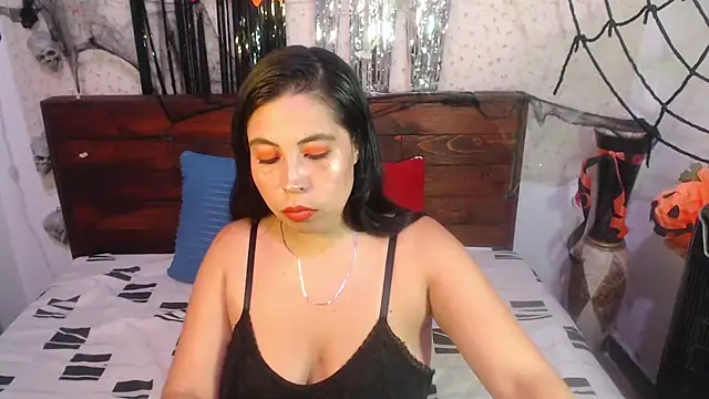 Snapshot of NikkieMilky chatting on 10-23-25, 12:54 NikkieMilky online show from 10-23-25, 12:54