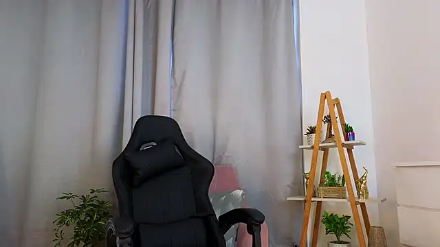 bella  adams online show from 03-11-25, 09:48