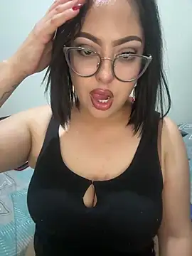 MileyGia online show from 04-12-26, 01:43