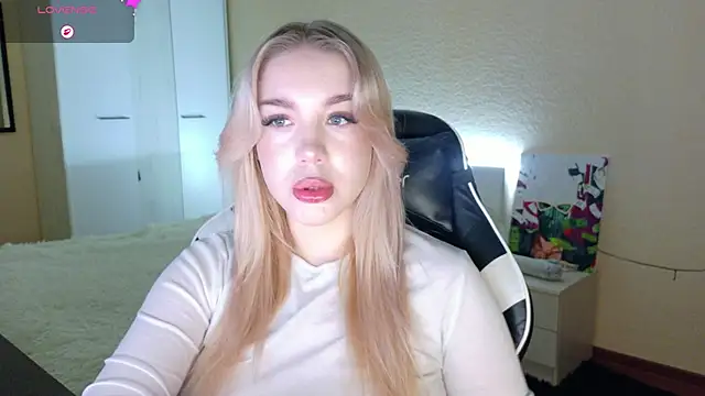 ariashaa online show from 12-04-25, 02:26