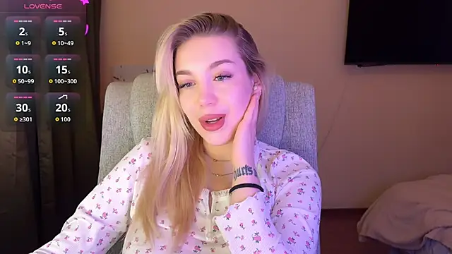 Snapshot of ariashaa chatting on 12-16-25, 06:24 ariashaa online show from 12-16-25, 06:24