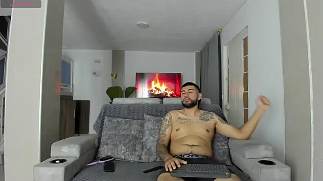 DulceRomance online show from 03-05-26, 03:46