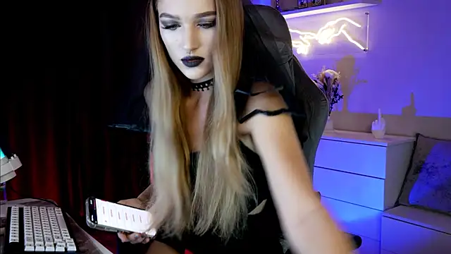 MrsTenderBeast online show from 03-07-25, 05:06