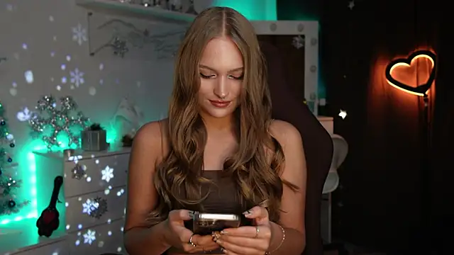 MrsTenderBeast online show from 12-20-25, 03:30