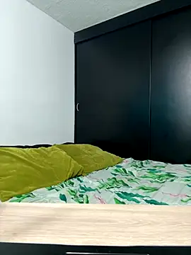 Angela isabella online show from 10-17-25, 09:06