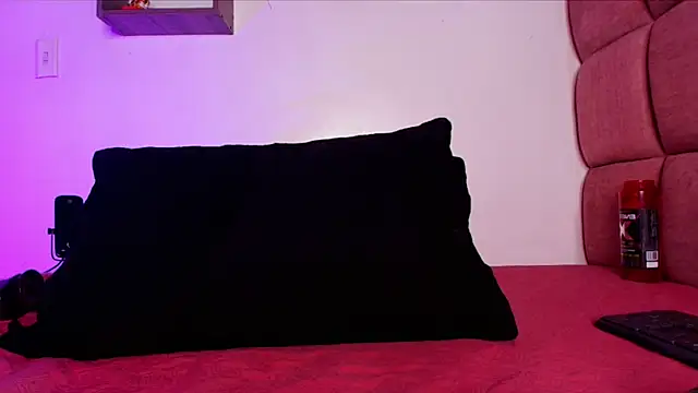 Snapshot of lorrayne_ chatting on 02-01-25, 12:05 lorrayne  online show from 02-01-25, 12:05