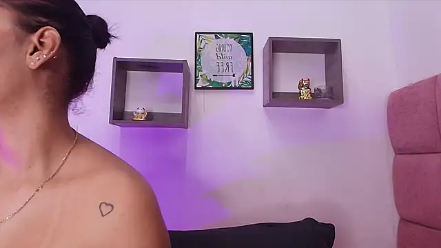 Snapshot of lorrayne_ chatting on 02-13-25, 11:50 lorrayne  online show from 02-13-25, 11:50