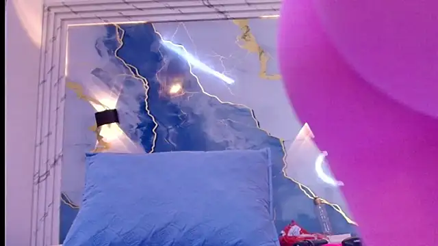 Snapshot of lorrayne_ chatting on 10-10-25, 12:15 lorrayne  online show from 10-10-25, 12:15