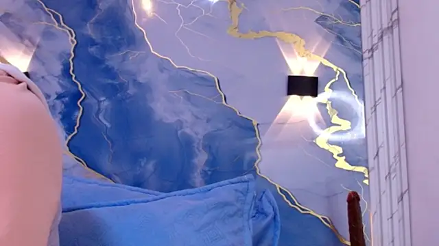 Snapshot of lorrayne_ chatting on 10-11-25, 12:04 lorrayne  online show from 10-11-25, 12:04