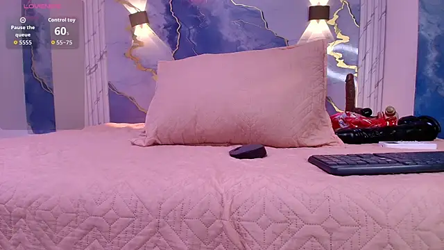 Snapshot of lorrayne_ chatting on 10-20-25, 12:05 lorrayne  online show from 10-20-25, 12:05