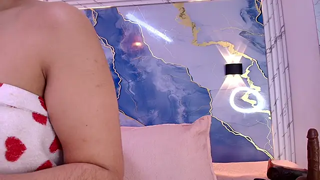 Snapshot of lorrayne_ chatting on 10-21-25, 12:17 lorrayne  online show from 10-21-25, 12:17