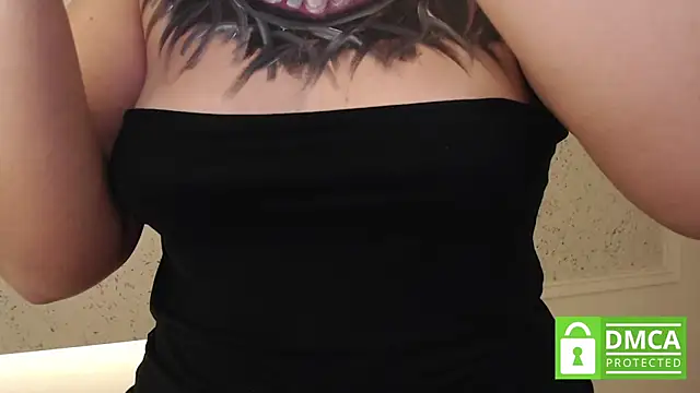 Snapshot of mollywayne chatting on 10-30-25, 04:52 mollywayne online show from 10-30-25, 04:52