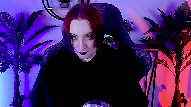 Snapshot of AsheLucker chatting on 12-15-24, 11:53 AsheLucker online show from 12-15-24, 11:53