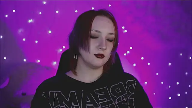 Snapshot of AsheLucker chatting on 12-21-24, 11:45 AsheLucker online show from 12-21-24, 11:45