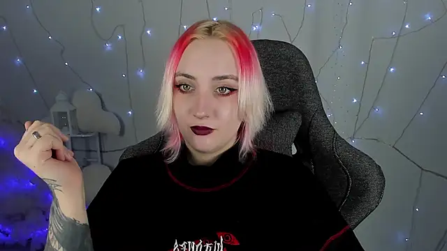 Snapshot of AsheLucker chatting on 02-01-25, 08:16 AsheLucker online show from 02-01-25, 08:16