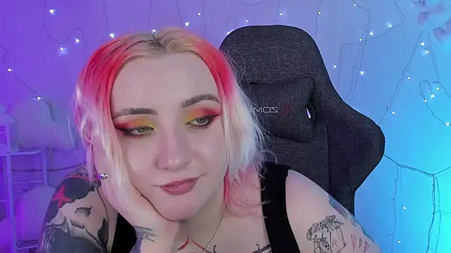 Snapshot of AsheLucker chatting on 02-06-25, 11:48 AsheLucker online show from 02-06-25, 11:48