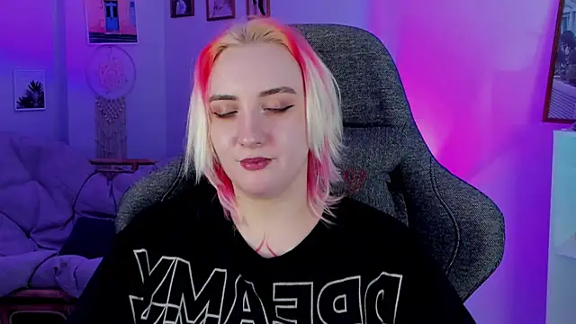 Snapshot of AsheLucker chatting on 02-12-25, 11:41 AsheLucker online show from 02-12-25, 11:41