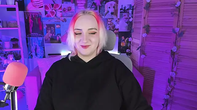 Snapshot of AsheLucker chatting on 02-13-25, 05:22 AsheLucker online show from 02-13-25, 05:22