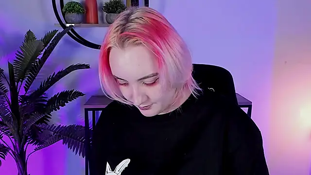 Snapshot of AsheLucker chatting on 02-16-25, 08:44 AsheLucker online show from 02-16-25, 08:44