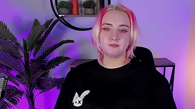 Snapshot of AsheLucker chatting on 02-16-25, 11:48 AsheLucker online show from 02-16-25, 11:48