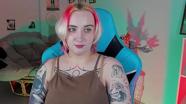 Snapshot of AsheLucker chatting on 02-22-25, 05:44 AsheLucker online show from 02-22-25, 05:44