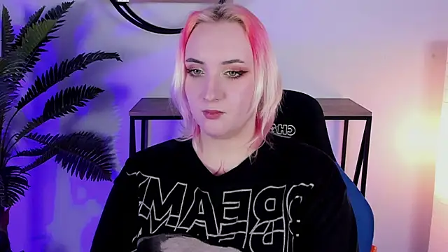 Snapshot of AsheLucker chatting on 02-27-25, 05:45 AsheLucker online show from 02-27-25, 05:45