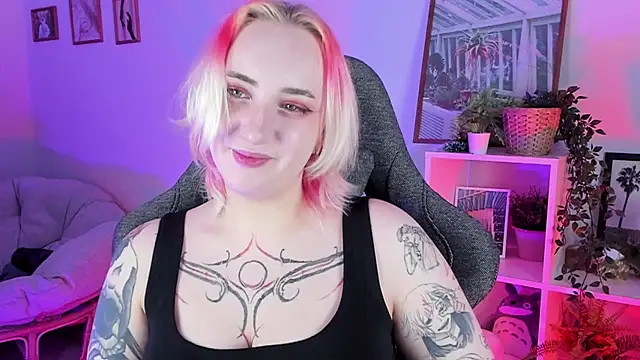 Snapshot of AsheLucker chatting on 03-02-25, 02:08 AsheLucker online show from 03-02-25, 02:08