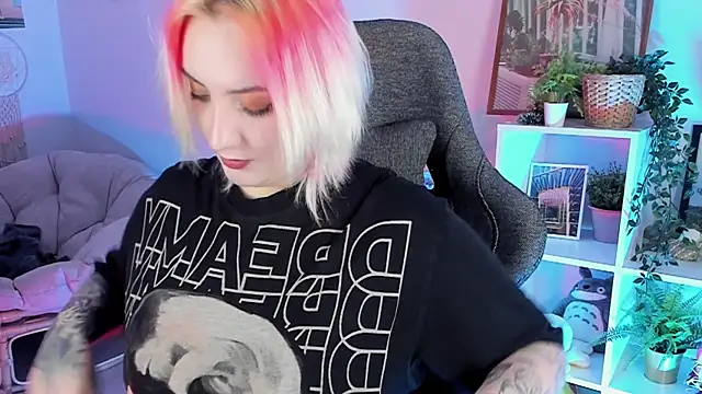 Snapshot of AsheLucker chatting on 03-03-25, 02:15 AsheLucker online show from 03-03-25, 02:15