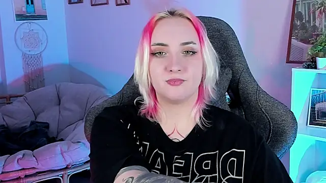 Snapshot of AsheLucker chatting on 03-03-25, 08:49 AsheLucker online show from 03-03-25, 08:49