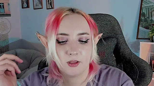 Snapshot of AsheLucker chatting on 03-06-25, 05:46 AsheLucker online show from 03-06-25, 05:46