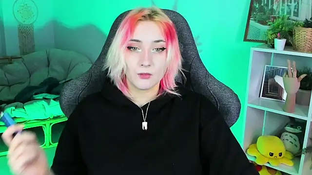 Snapshot of AsheLucker chatting on 03-10-25, 02:28 AsheLucker online show from 03-10-25, 02:28