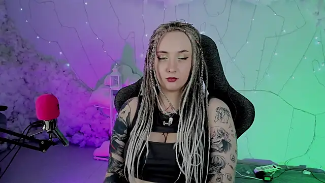 Snapshot of AsheLucker chatting on 03-22-25, 05:39 AsheLucker online show from 03-22-25, 05:39