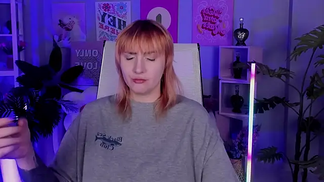 Snapshot of AsheLucker chatting on 09-16-25, 02:34 AsheLucker online show from 09-16-25, 02:34