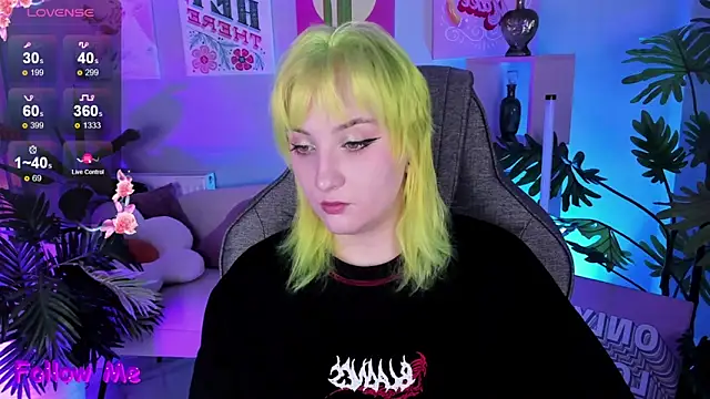 Snapshot of AsheLucker chatting on 09-28-25, 02:17 AsheLucker online show from 09-28-25, 02:17