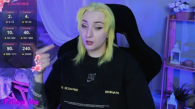 Snapshot of AsheLucker chatting on 10-02-25, 02:40 AsheLucker online show from 10-02-25, 02:40