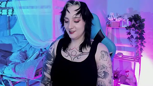 Snapshot of AsheLucker chatting on 10-08-25, 10:40 AsheLucker online show from 10-08-25, 10:40