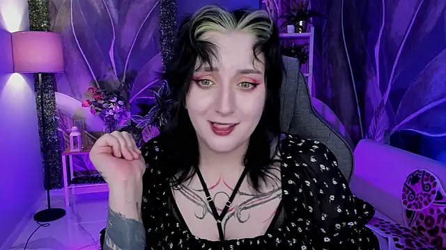 Snapshot of AsheLucker chatting on 10-10-25, 09:58 AsheLucker online show from 10-10-25, 09:58