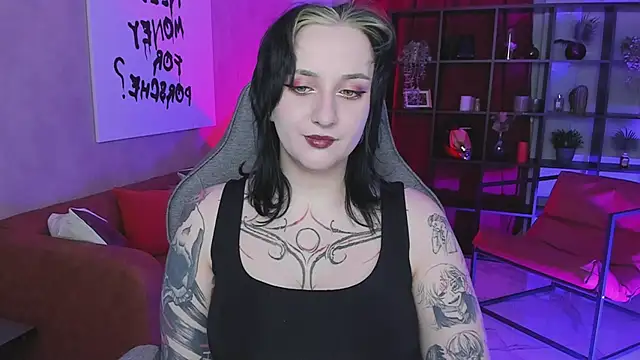 Snapshot of AsheLucker chatting on 10-12-25, 10:31 AsheLucker online show from 10-12-25, 10:31