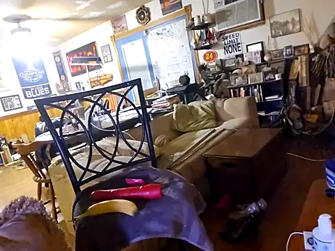 Snapshot of CROSSCOUNTRY1 chatting on 01-07-25, 01:28 CROSSCOUNTRY1 online show from 01-07-25, 01:28