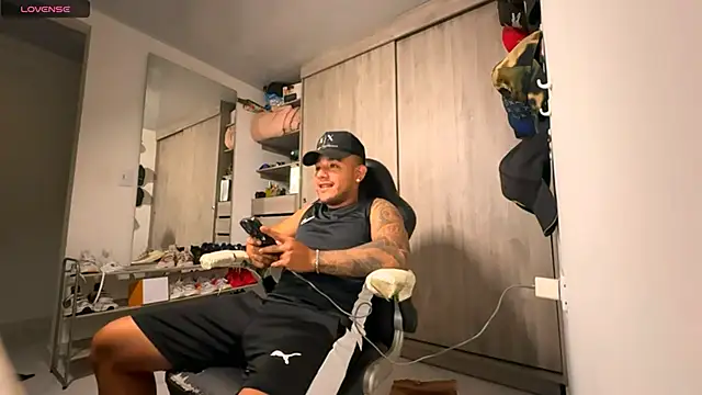 jordylatin20 online show from 11-08-25, 01:39