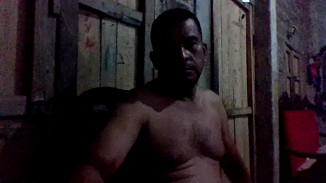 Snapshot of axomen chatting on 01-09-25, 02:43 axomen online show from 01-09-25, 02:43