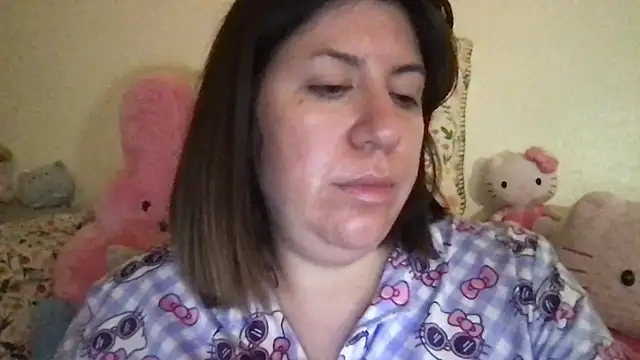 Snapshot of HYPHYtype chatting on 11-18-25, 10:31 HYPHYtype online show from 11-18-25, 10:31