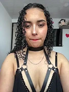 Lucy Marin online show from 03-07-25, 03:39